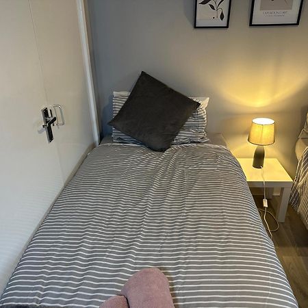 Wembley Serviced Apartment, 20Mins From Central Londen Buitenkant foto